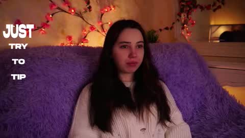 Snapshot of burnletitallburn chatting on 12/05/25, 03:26 Jessica online show from 12/05/25, 03:26