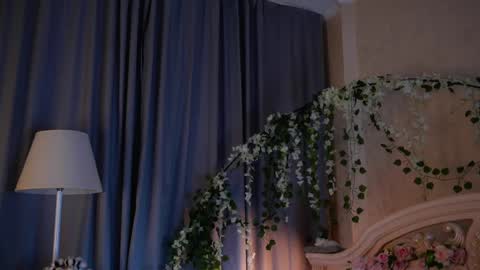 Snapshot of burnletitallburn chatting on 12/13/25, 07:53 Jessica online show from 12/13/25, 07:53