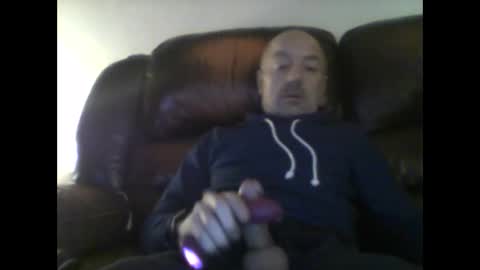 burnleyguy1977 online show from 01/11/26, 06:18