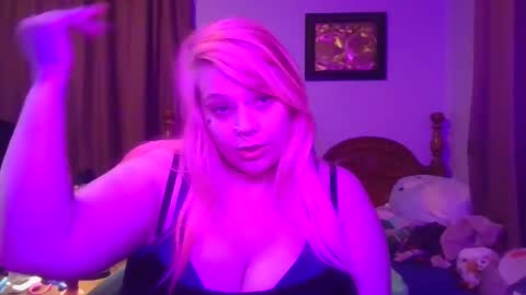 Snapshot of burnthemail chatting on 02/15/25, 10:00 lilly online show from 02/15/25, 10:00