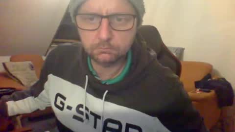 Snapshot of buschchristian30 chatting on 12/13/25, 08:47 Lustmoilch83 online show from 12/13/25, 08:47