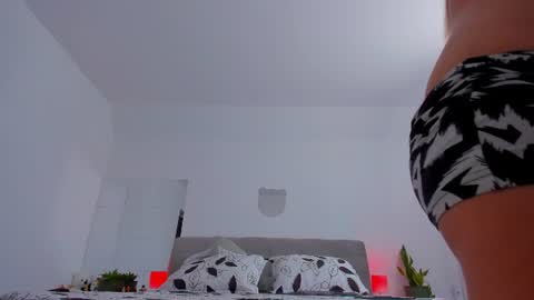 Larisa online show from 06/28/26, 09:59