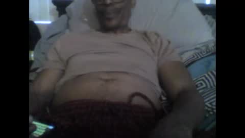 Busturgutzgd1 online show from 12/25/24, 10:27