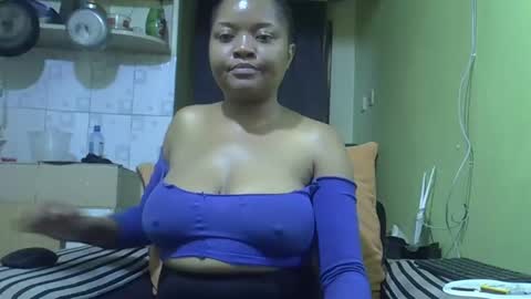 busty kenzi online show from 01/01/25, 12:11