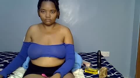 busty kenzi online show from 07/25/26, 11:24