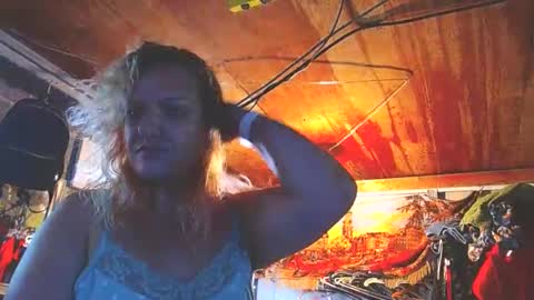 Snapshot of bustybabie9 chatting on 09/21/25, 05:03 BustyBabie9 online show from 09/21/25, 05:03