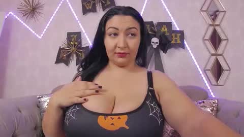 Snapshot of bustyeva_ chatting on 10/27/25, 04:27 online between 6AM and 2PM EET almost everyday. online show from 10/27/25, 04:27