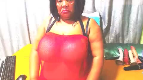 Snapshot of bustymaturestepmum chatting on 05/18/26, 07:20 bustymaturestepmum online show from 05/18/26, 07:20