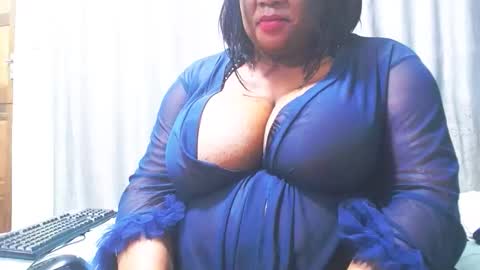 Snapshot of bustymaturestepmum chatting on 05/29/26, 06:28 bustymaturestepmum online show from 05/29/26, 06:28