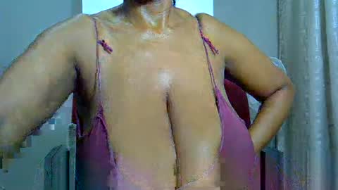 bustytessa37 online show from 02/18/25, 02:27