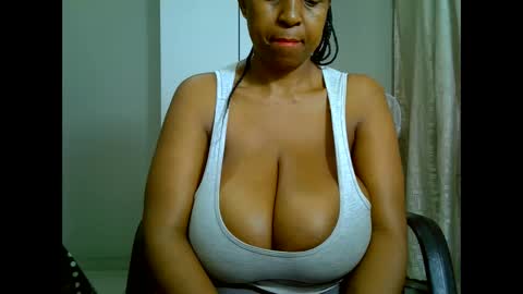 bustytessa37 online show from 02/24/25, 06:15