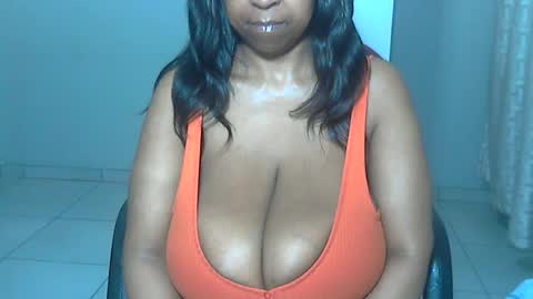 bustytessa37 online show from 07/11/26, 04:04