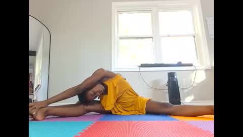 Goddess online show from 09/27/25, 10:37