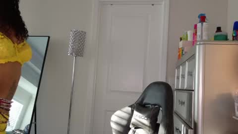 butterfly booty online show from 04/26/26, 12:03