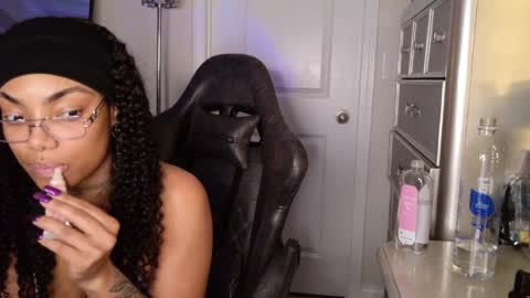 butterfly booty online show from 05/19/26, 01:56