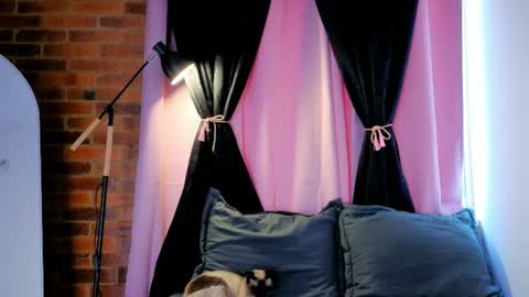 Lia Butterfly  online show from 07/21/26, 07:16