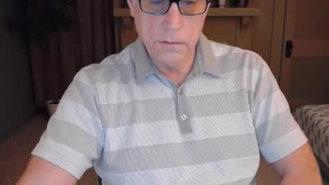 Snapshot of buttnakedfun954737 chatting on 12/25/24, 09:02 Miles online show from 12/25/24, 09:02