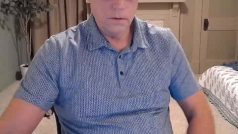 Snapshot of buttnakedfun954737 chatting on 01/22/25, 09:46 Miles online show from 01/22/25, 09:46