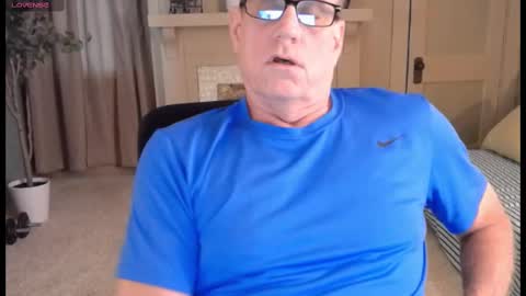 Snapshot of buttnakedfun954737 chatting on 10/04/25, 12:25 Miles online show from 10/04/25, 12:25