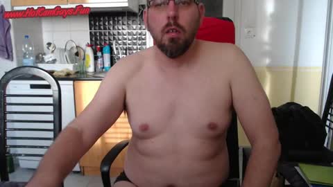 Snapshot of bux404 chatting on 01/06/25, 12:35 Pete online show from 01/06/25, 12:35