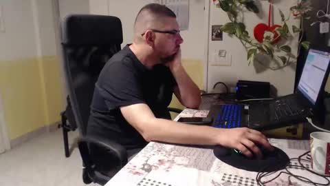 Snapshot of bux404 chatting on 01/12/25, 09:40 Pete online show from 01/12/25, 09:40