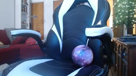 bwall1425 online show from 01/10/25, 06:38