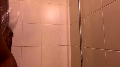 Snapshot of bwcluvx chatting on 12/04/24, 08:51 bwcluvx online show from 12/04/24, 08:51