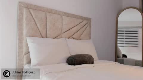    online show from 09/25/25, 02:15