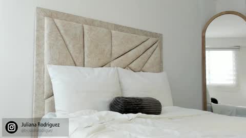    online show from 10/26/25, 09:10