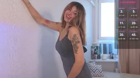 Kira online show from 10/22/25, 07:41