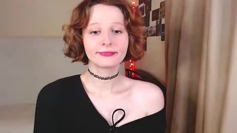 Snapshot of c0ralynx chatting on 10/22/25, 11:54 C0ralynx online show from 10/22/25, 11:54