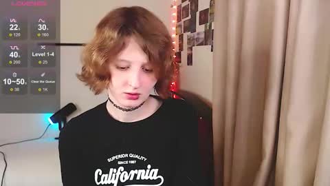 Snapshot of c0ralynx chatting on 10/31/25, 11:22 C0ralynx online show from 10/31/25, 11:22