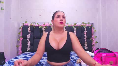 Carolina online show from 10/08/25, 03:04