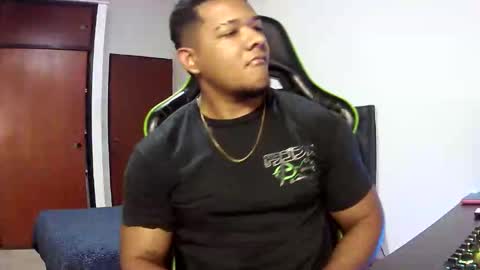 Snapshot of caballerozodi chatting on 10/23/25, 05:44 caballerozodi online show from 10/23/25, 05:44