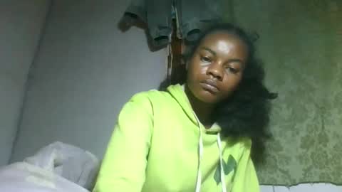 Snapshot of caella98 chatting on 05/20/26, 06:52 caella98 online show from 05/20/26, 06:52