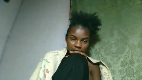 Snapshot of caella98 chatting on 05/27/26, 06:05 caella98 online show from 05/27/26, 06:05