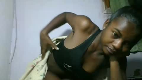 Snapshot of caella98 chatting on 05/30/26, 02:52 caella98 online show from 05/30/26, 02:52