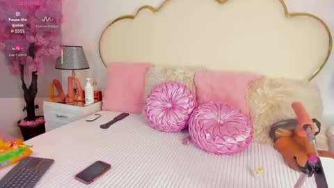 Cahitlin  online show from 09/15/25, 05:40