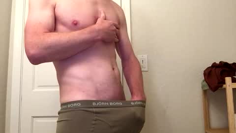 Snapshot of cahunk chatting on 05/14/26, 06:31 cahunk online show from 05/14/26, 06:31
