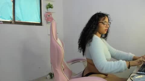 karina online show from 10/11/25, 04:16