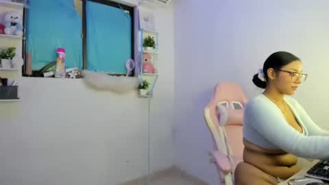 karina online show from 10/16/25, 09:27