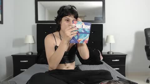 caitlynwheler online show from 01/12/25, 09:29