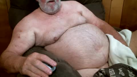 Snapshot of cajungrey75 chatting on 10/18/25, 01:34 cajungrey online show from 10/18/25, 01:34