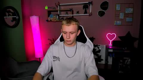 Snapshot of caleb_lichi chatting on 11/30/25, 08:13 aleb online show from 11/30/25, 08:13