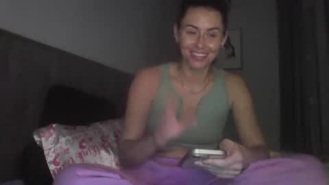 Snapshot of calicambri chatting on 01/04/25, 05:16 The Cali Cambri online show from 01/04/25, 05:16