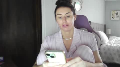 Snapshot of calicambri chatting on 02/10/25, 04:58 The Cali Cambri online show from 02/10/25, 04:58