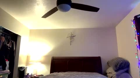 calishop1 online show from 12/22/24, 04:38