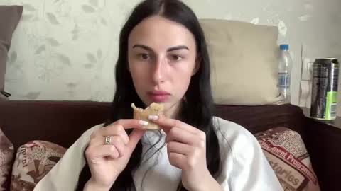 Anna online show from 05/05/26, 12:24