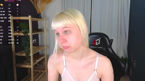Snapshot of call_me_heaven chatting on 04/19/26, 03:22 Good girl Ann online show from 04/19/26, 03:22