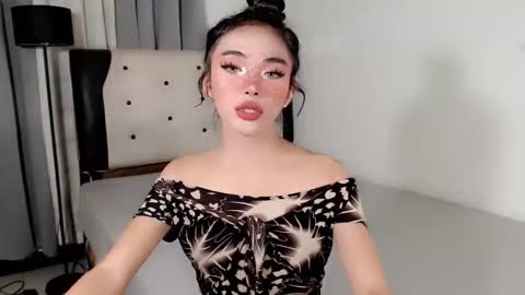 call_me_nina online show from 05/17/26, 03:52